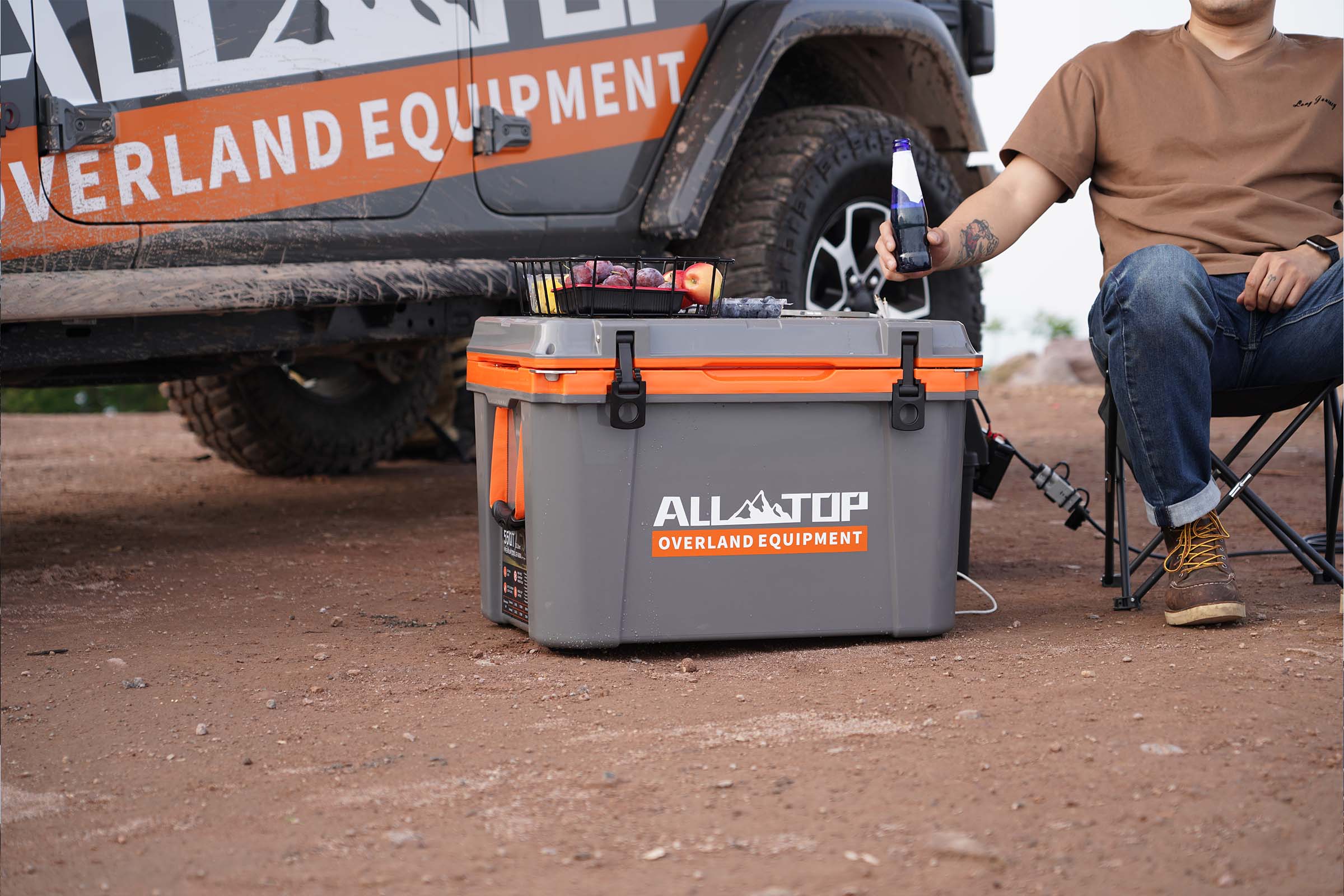 Portable Cooler Box w/ Ice Pack & Chopping Board - 55 Quart